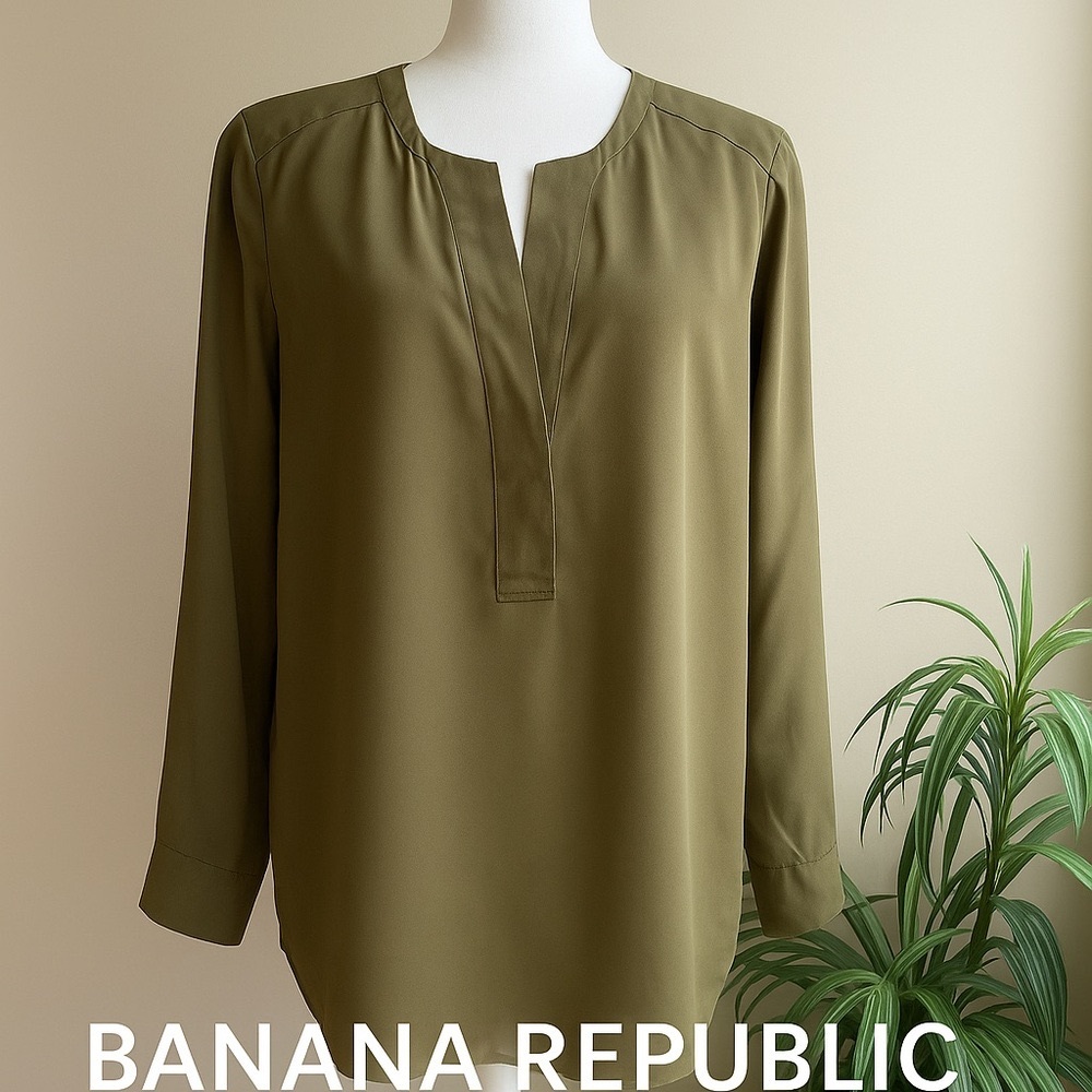 ✅NWOT✅ Banana Republic 100% Silk Khaki Blouse